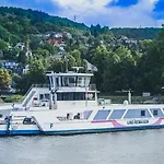 Mit Rheinblick In Bei Linz Am Rhein