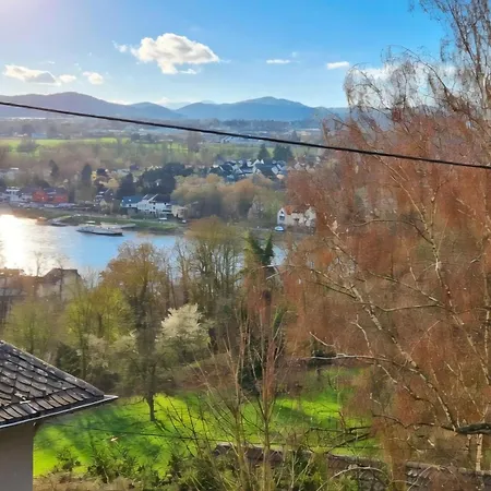Mit Rheinblick In Bei Linz Am Rhein Ockenfels